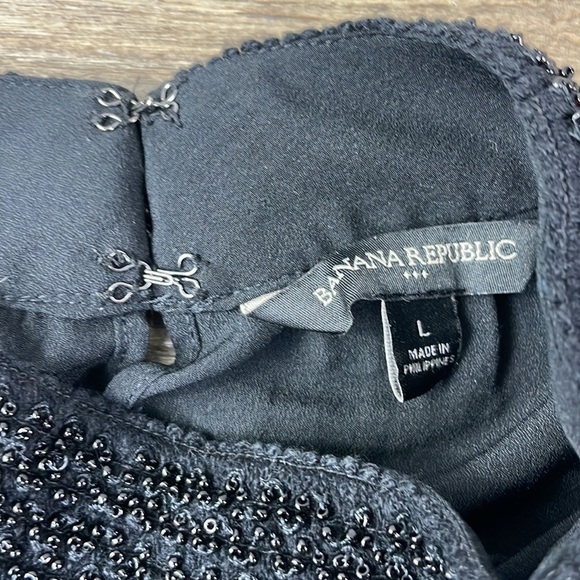 Banana Republic Factory Woman’s Black Embellished Mock Neck Sleeveless Blouse L - Picture 4 of 10